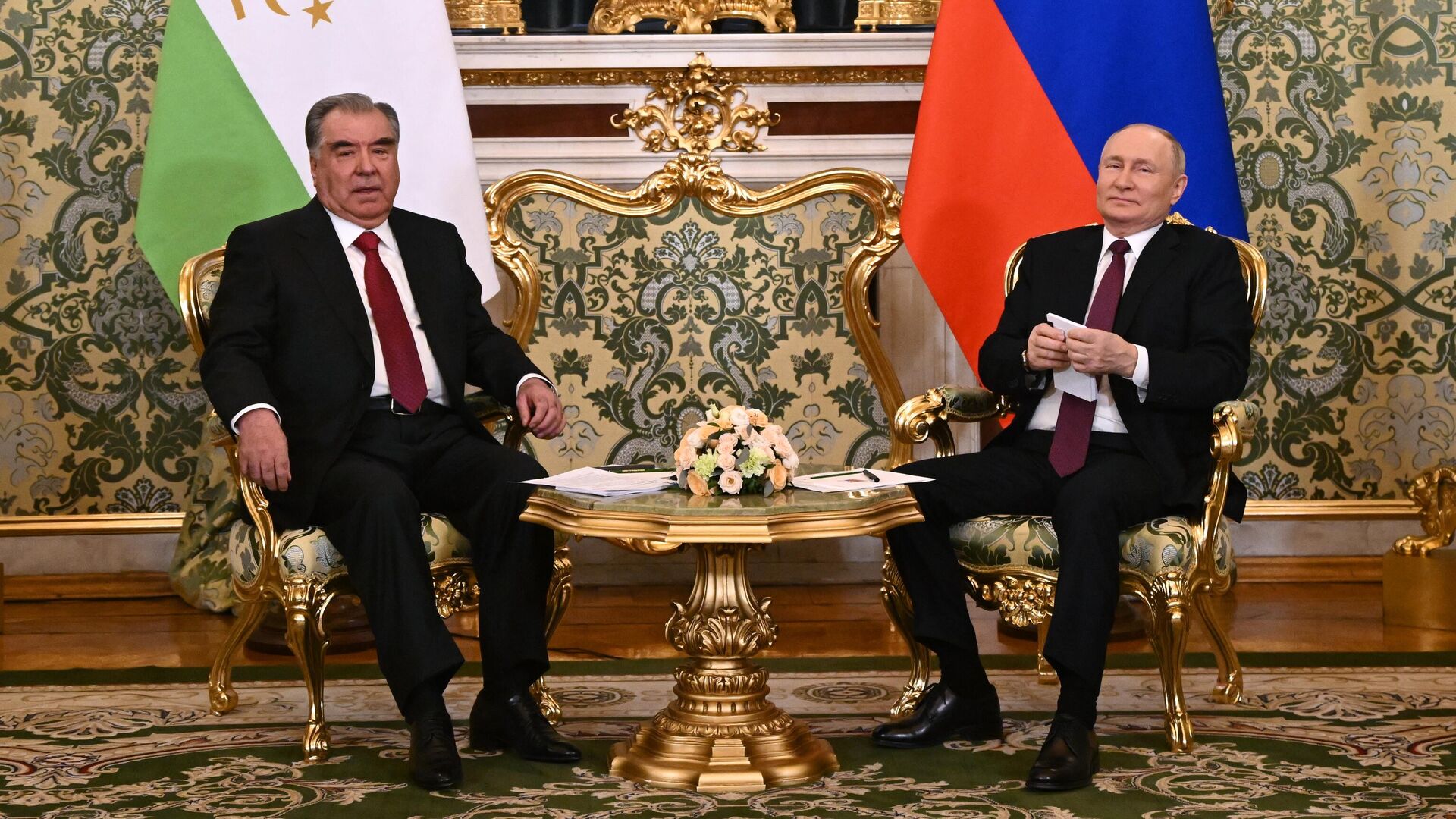 Путин и Рахмон 5 октября подтвердили курс на развитие отношений России и Таджикистана