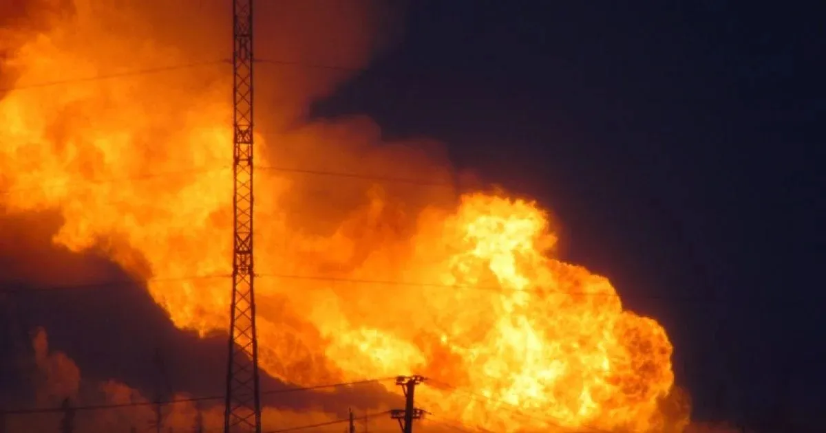 После взрыва газопровода «Средняя Азия — Центр» огонь достиг высоты около 70 метров