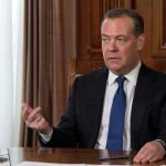 Медведев призвал изменить порядок ведения реестра нарушителей