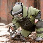 18 специалистов из пяти стран прошли в Таджикистане курс разминирования